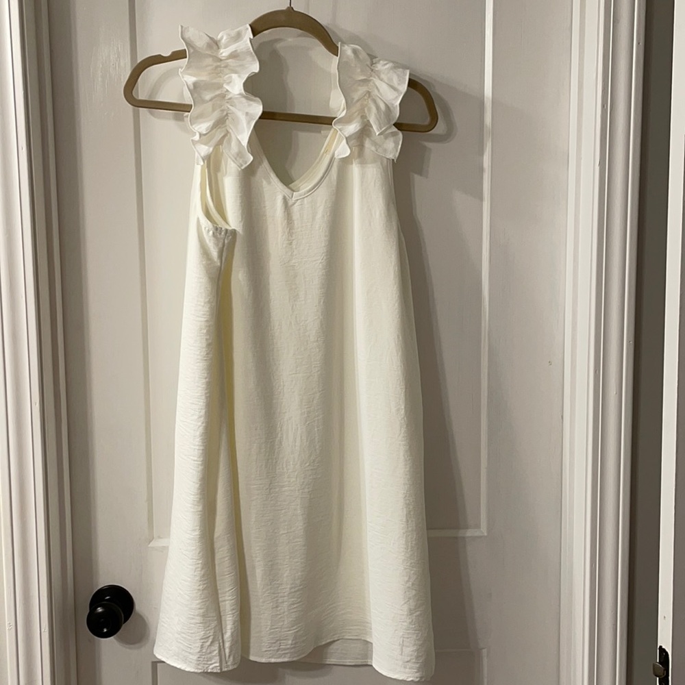 White lined dress